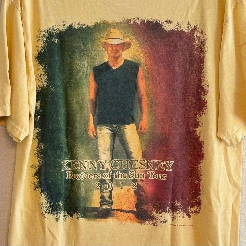 EUC 2012 Kenny Chesney Brother of the Sun Tour Yellow Graphic SS T-Shirt SZ- M
